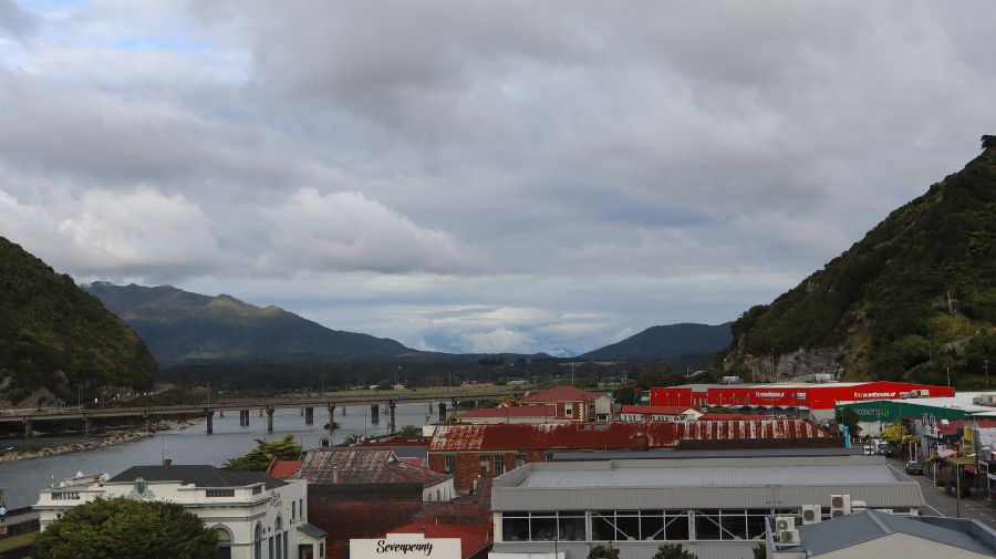 Greymouth from the hotel room (2)