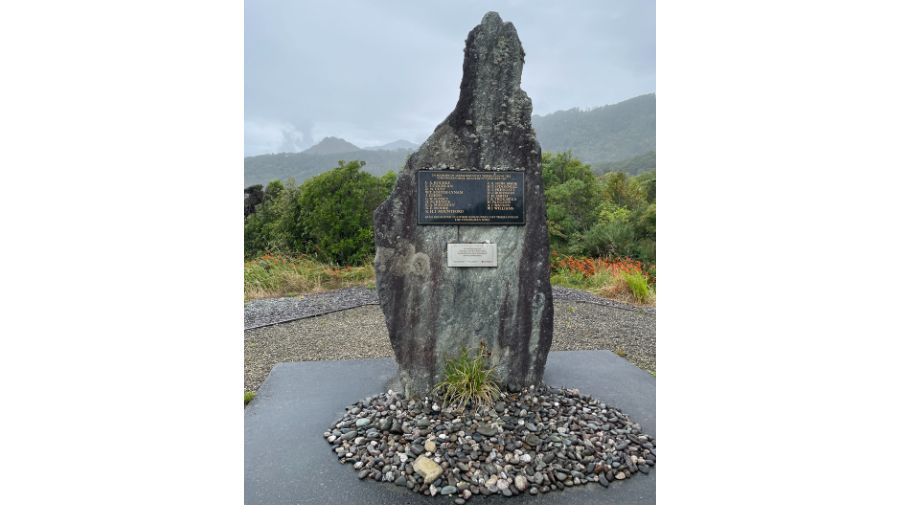 Memorial to 19 miners lost in accident