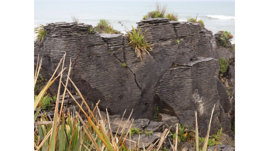 Pancake rocks (2)